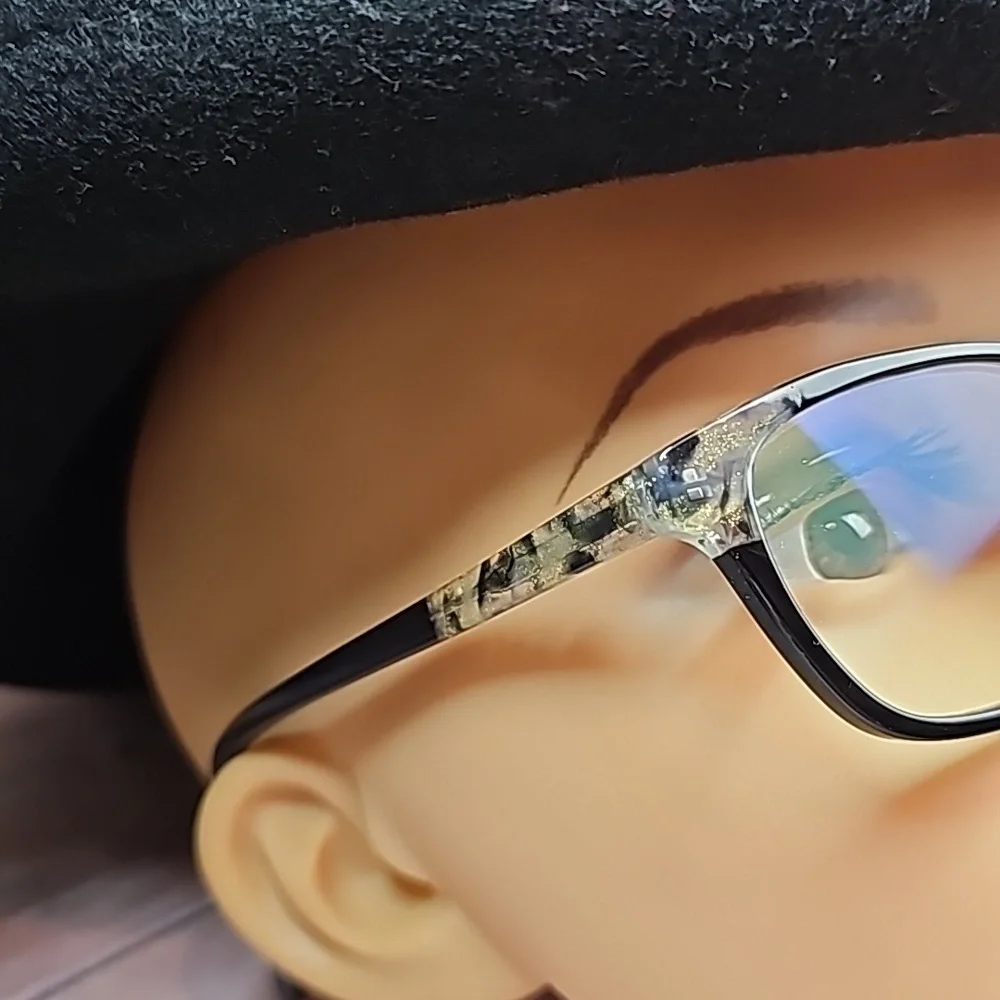 LADIES BLACK & GOLD PLASTIC EYEGLASS FRAMES